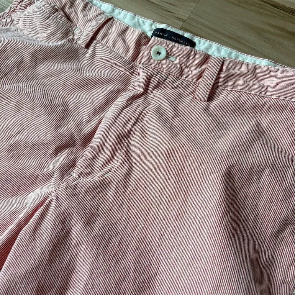 Banana Republic Men's red and white Striped Cotton Chino Shorts Size 32